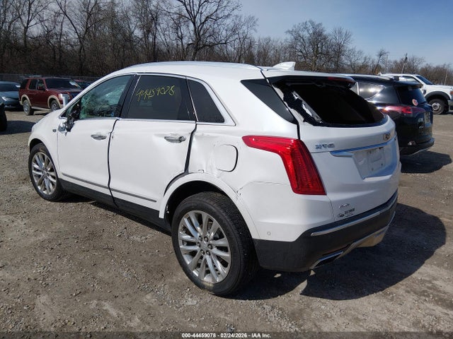 2017 CADILLAC XT5 1GYKNFRS1HZ192595 Photo 2