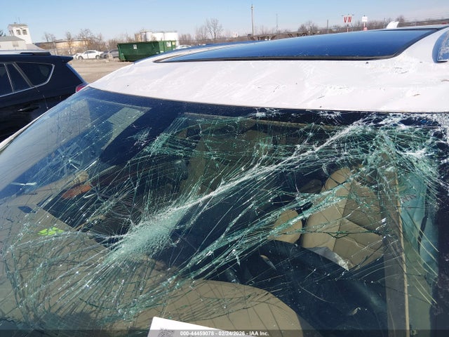 2017 CADILLAC XT5 1GYKNFRS1HZ192595 Photo 5