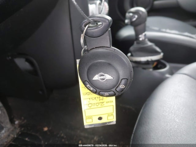 2010 MINI COOPER WMWMF3C51ATZ65391 Photo 10