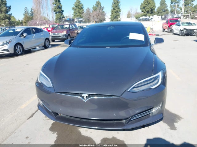 44459103 :رقم المزاد ، 5YJSA1E20JF269740 vin ، 2018 Tesla Model S 100d/75d/p100d مزاد بيع