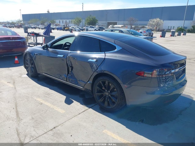 2018 TESLA MODEL S 5YJSA1E20JF269740 Photo 2