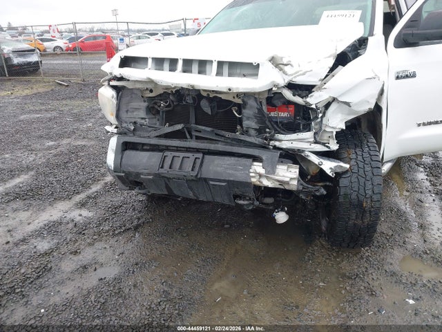 5TFDY5F12GX538157 Toyota Tundra Sr5 5.7l V8