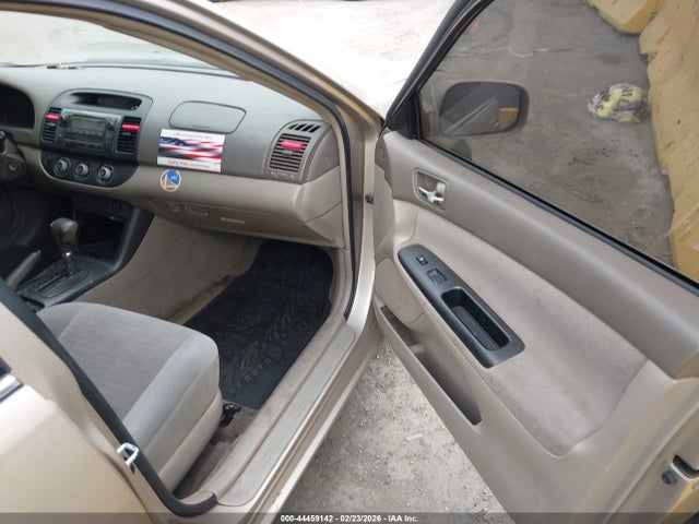 2005 TOYOTA CAMRY 4T1BE30K35U960194 Photo 4