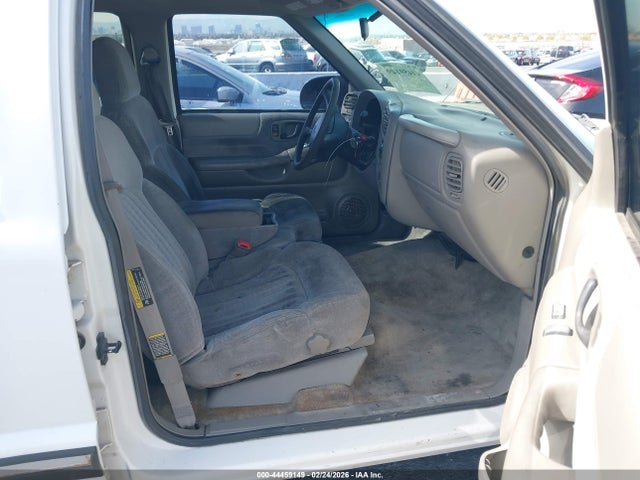 2000 CHEVROLET BLAZER 1GNCS13W1YK198611 Photo 4