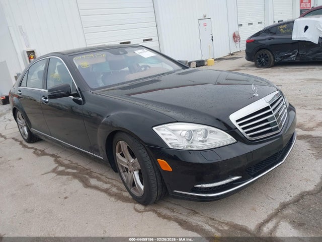 2010 MERCEDES-BENZ S 550 WDDNG8GB3AA325475