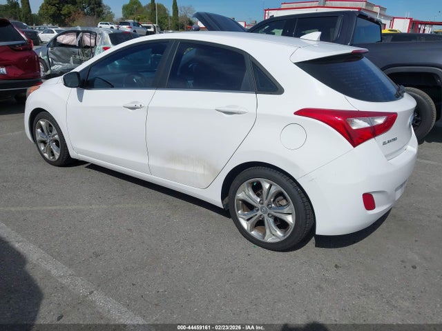 2013 HYUNDAI ELANTRA GT KMHD35LE2DU074270 Photo 2