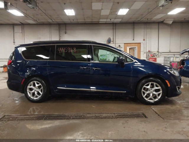 44459168 :رقم المزاد ، 2C4RC1EG1HR539030 vin ، 2017 Chrysler Pacifica Touring-l Plus مزاد بيع