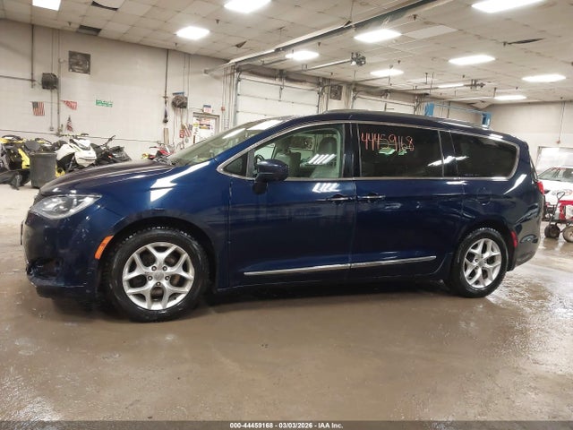 44459168 :رقم المزاد ، 2C4RC1EG1HR539030 vin ، 2017 Chrysler Pacifica Touring-l Plus مزاد بيع