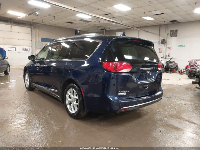 44459168 :رقم المزاد ، 2C4RC1EG1HR539030 vin ، 2017 Chrysler Pacifica Touring-l Plus مزاد بيع