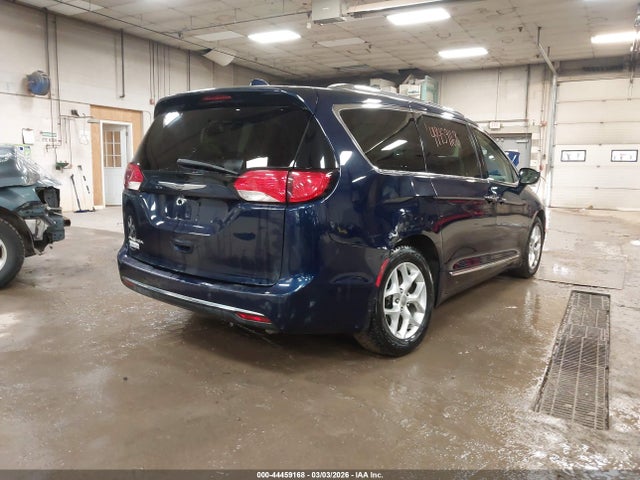 44459168 :رقم المزاد ، 2C4RC1EG1HR539030 vin ، 2017 Chrysler Pacifica Touring-l Plus مزاد بيع