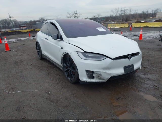2018 TESLA MODEL X 5YJXCBE24JF133620 Photo 0