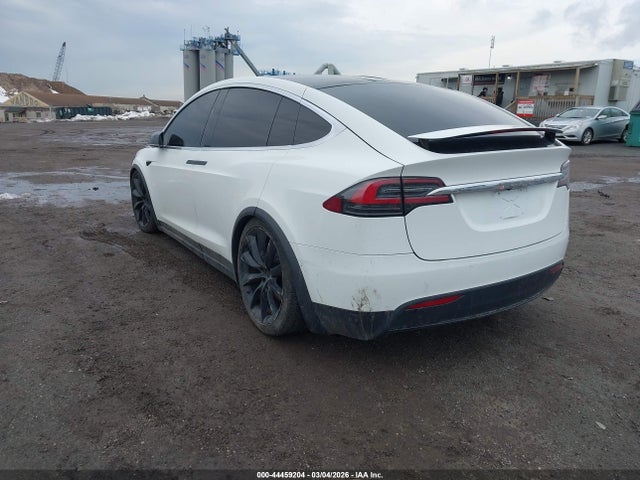 2018 TESLA MODEL X 5YJXCBE24JF133620 Photo 2