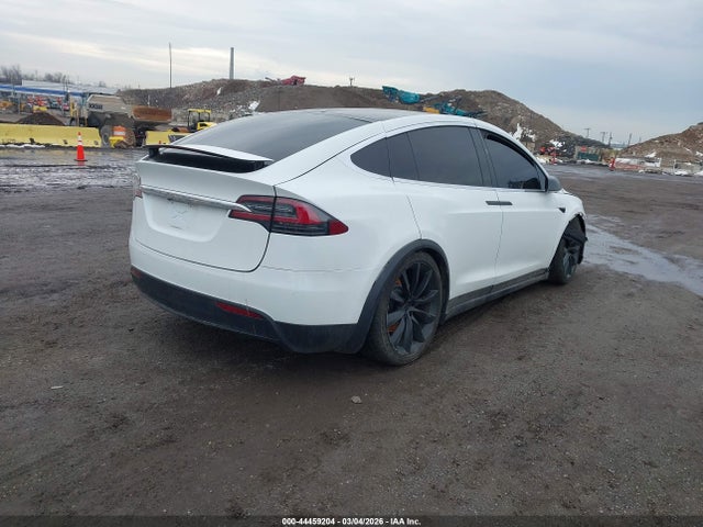 2018 TESLA MODEL X 5YJXCBE24JF133620 Photo 3