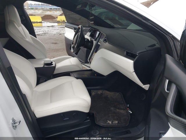 2018 TESLA MODEL X 5YJXCBE24JF133620 Photo 4
