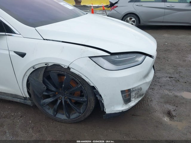 2018 TESLA MODEL X 5YJXCBE24JF133620 Photo 5