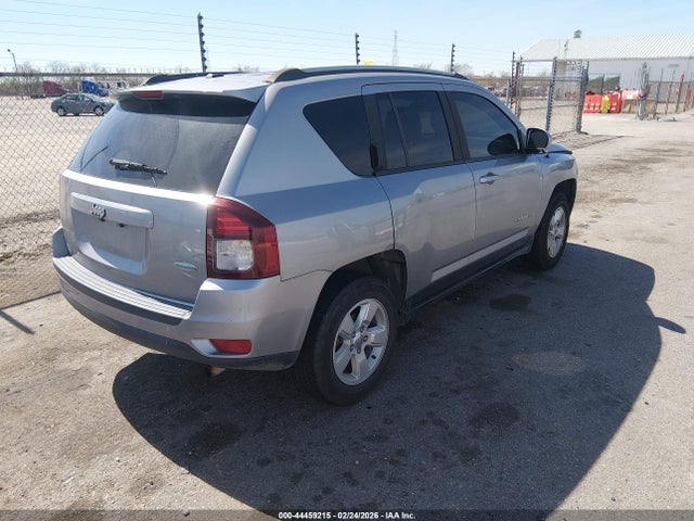 1C4NJCEA0GD619755 Jeep Compass Latitude