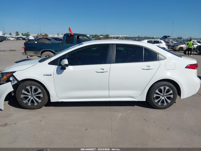 Toyota Corolla Hybrid Le 2021 JTDEAMDEXMJ013161 Image 14