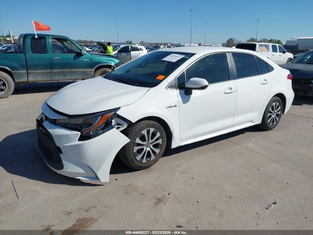 Toyota Corolla Hybrid Le 2021 JTDEAMDEXMJ013161 Image 2
