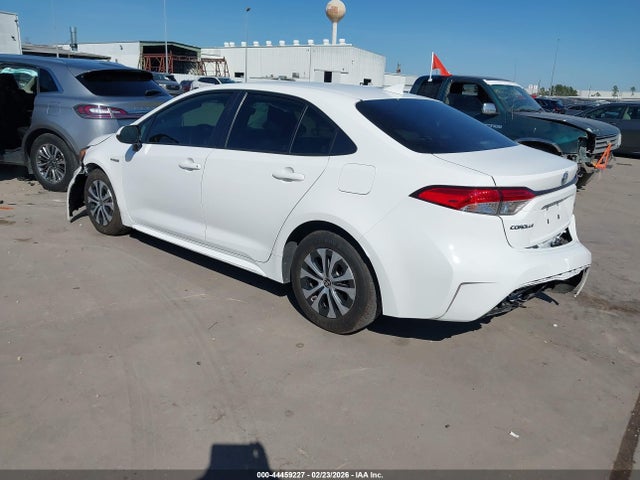 Toyota Corolla Hybrid Le 2021 JTDEAMDEXMJ013161 Image 3