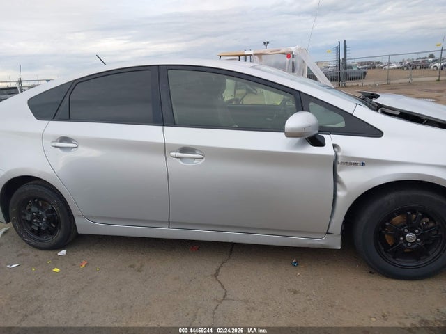 JTDKN3DU1F0463881 Toyota Prius Two