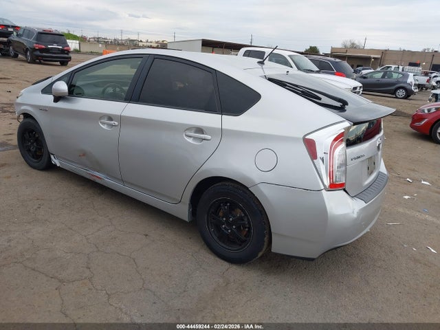 JTDKN3DU1F0463881 Toyota Prius Two
