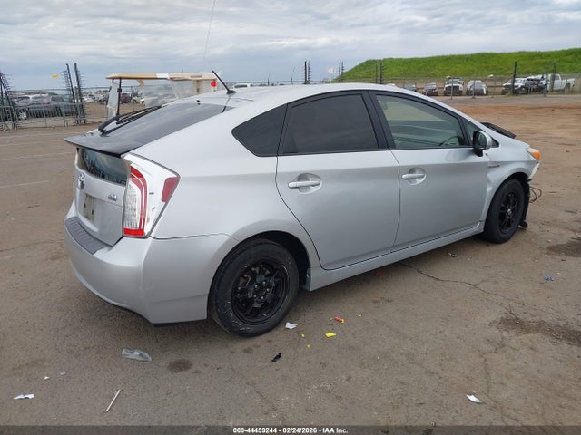 JTDKN3DU1F0463881 Toyota Prius Two