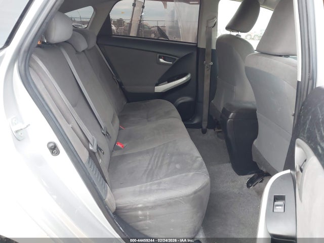 JTDKN3DU1F0463881 Toyota Prius Two