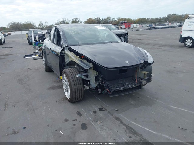 2024 TESLA MODEL Y 7SAYGDED6RF040246 Photo 0