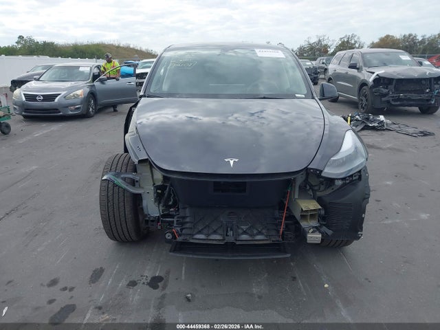 Продажа на аукционе авто 2024 Tesla Model Y Long Range Single Motor Rear-wheel Drive/rwd, vin: 7SAYGDED6RF040246, номер лота: 44459368