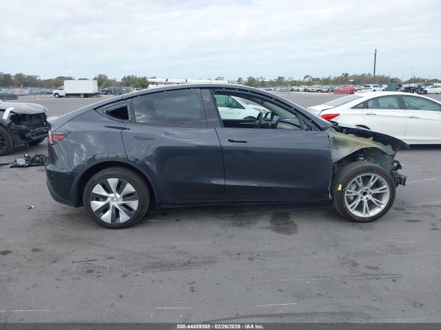 Продажа на аукционе авто 2024 Tesla Model Y Long Range Single Motor Rear-wheel Drive/rwd, vin: 7SAYGDED6RF040246, номер лота: 44459368