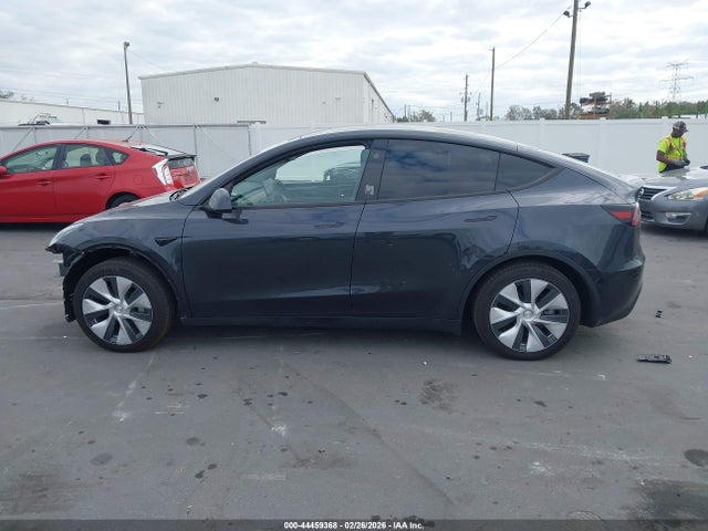 Продажа на аукционе авто 2024 Tesla Model Y Long Range Single Motor Rear-wheel Drive/rwd, vin: 7SAYGDED6RF040246, номер лота: 44459368