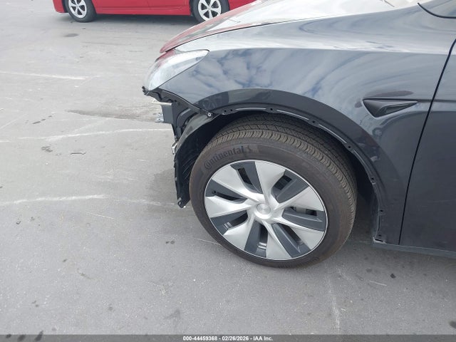 Продажа на аукционе авто 2024 Tesla Model Y Long Range Single Motor Rear-wheel Drive/rwd, vin: 7SAYGDED6RF040246, номер лота: 44459368
