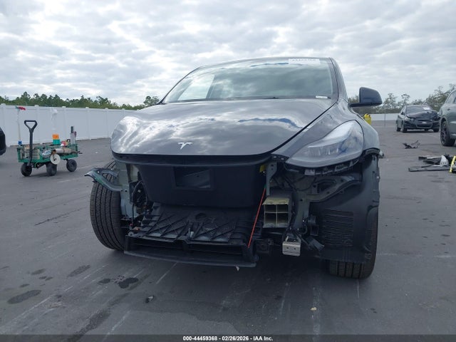 Продажа на аукционе авто 2024 Tesla Model Y Long Range Single Motor Rear-wheel Drive/rwd, vin: 7SAYGDED6RF040246, номер лота: 44459368
