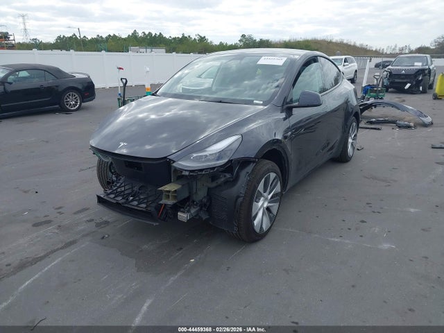 2024 TESLA MODEL Y 7SAYGDED6RF040246 Photo 1
