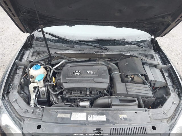 1VWAT7A3XFC060269 Volkswagen Passat 1.8t Wolfsburg Edition