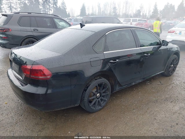 1VWAT7A3XFC060269 Volkswagen Passat 1.8t Wolfsburg Edition
