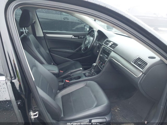 1VWAT7A3XFC060269 Volkswagen Passat 1.8t Wolfsburg Edition