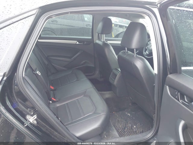 1VWAT7A3XFC060269 Volkswagen Passat 1.8t Wolfsburg Edition