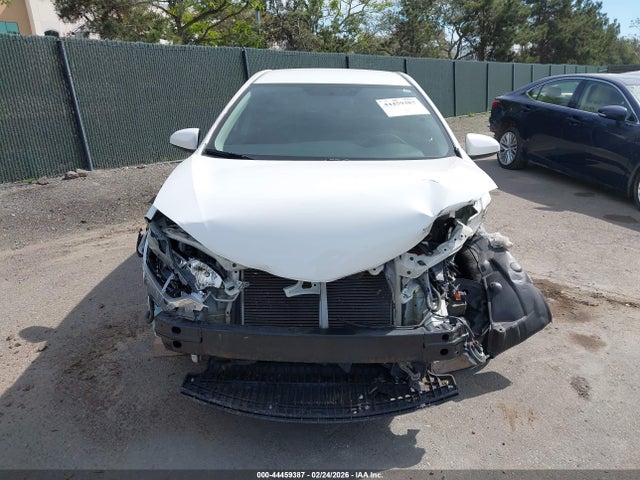 5YFBURHE4GP380977 Toyota COROLLA LE