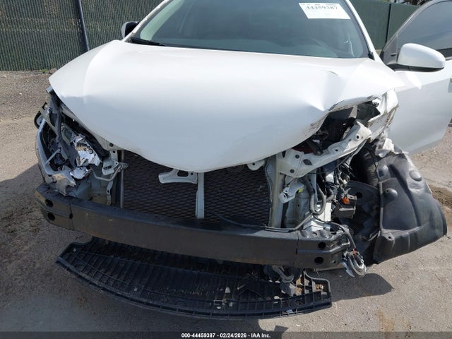 5YFBURHE4GP380977 Toyota COROLLA LE
