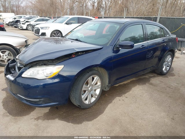 44459392 :رقم المزاد ، 1C3CCBAB6DN706080 vin ، 2013 Chrysler 200 Lx مزاد بيع
