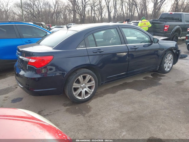 44459392 :رقم المزاد ، 1C3CCBAB6DN706080 vin ، 2013 Chrysler 200 Lx مزاد بيع