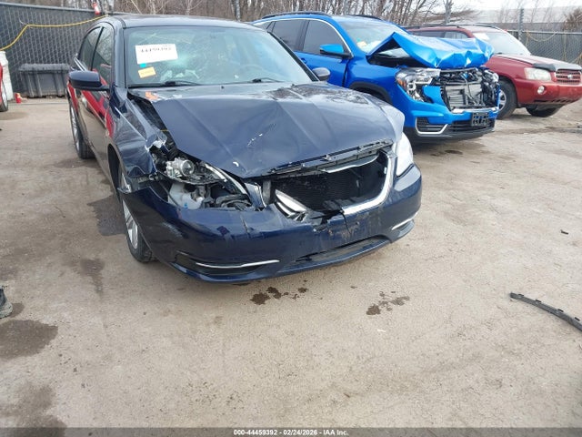 44459392 :رقم المزاد ، 1C3CCBAB6DN706080 vin ، 2013 Chrysler 200 Lx مزاد بيع