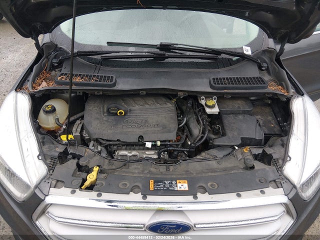 1FMCU9GD5JUB15052 Ford ESCAPE SE