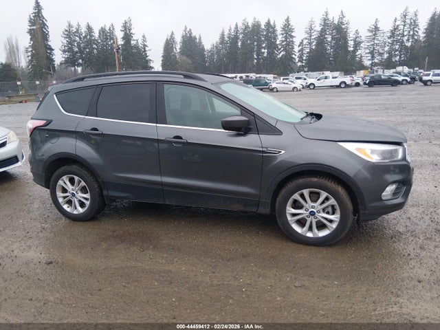 1FMCU9GD5JUB15052 Ford ESCAPE SE