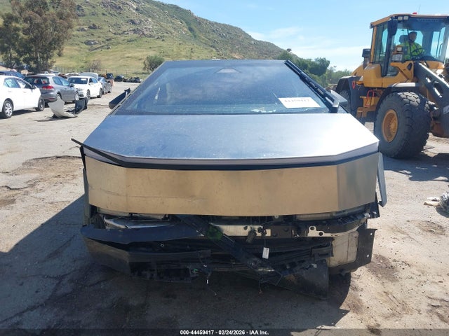 44459417 :رقم المزاد ، 7G2CEHEDXRA056643 vin ، 2024 Tesla Cybertruck All-wheel Drive مزاد بيع