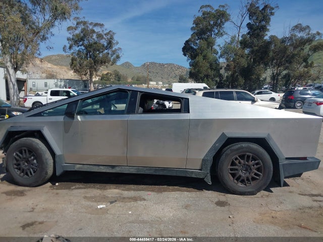 44459417 :رقم المزاد ، 7G2CEHEDXRA056643 vin ، 2024 Tesla Cybertruck All-wheel Drive مزاد بيع