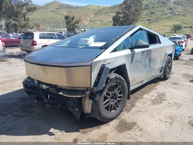 44459417 :رقم المزاد ، 7G2CEHEDXRA056643 vin ، 2024 Tesla Cybertruck All-wheel Drive مزاد بيع