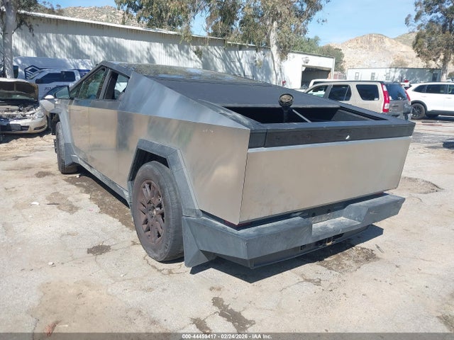 44459417 :رقم المزاد ، 7G2CEHEDXRA056643 vin ، 2024 Tesla Cybertruck All-wheel Drive مزاد بيع