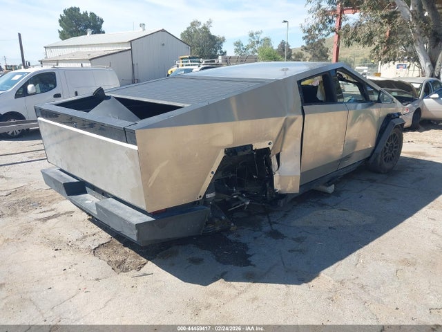 44459417 :رقم المزاد ، 7G2CEHEDXRA056643 vin ، 2024 Tesla Cybertruck All-wheel Drive مزاد بيع